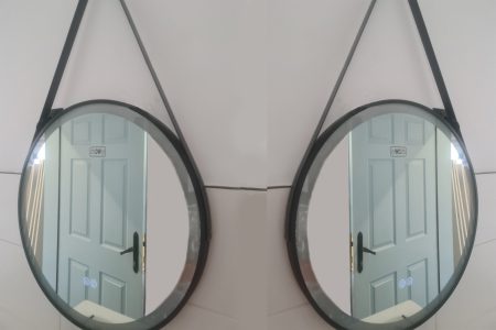 Кръгло огледало с лед осветление Adriano 60 черна кожена рамка